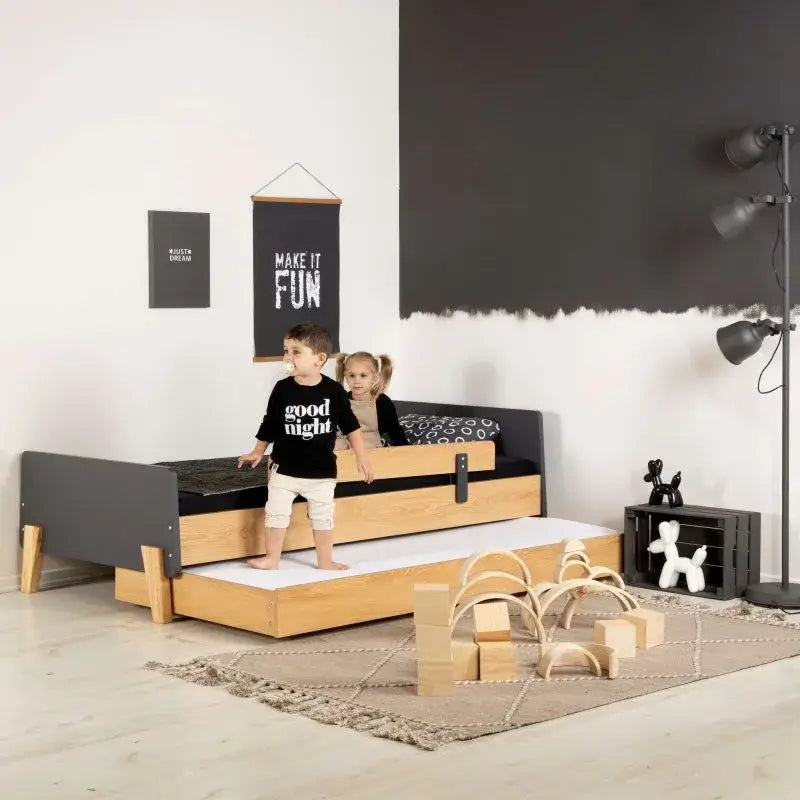 מיטת קטנים גדולים גרפיט FUN SEGAL