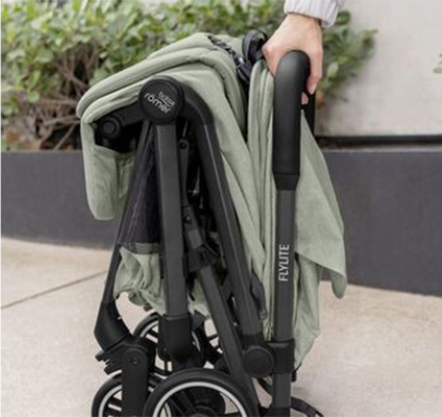 טיולון קומפקטי קיפול ביד אחת Britax Flylite - צבע שחור