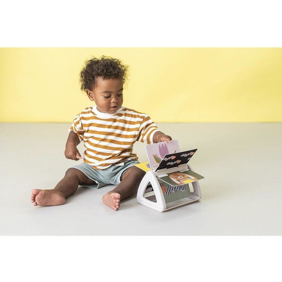 Taf Toys ספר מסתובב ומרשרש לעידוד השהייה על הבטן