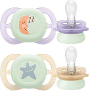 זוג מוצצי סיליקון זוהרים בחושך 0-2 חודשים Avent Ultra Start - צבע לילך ירוק וצהוב עם איורי ירח/כוכבים
