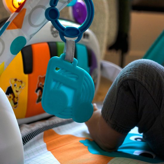 אוניברסיטה מוסיקלית עם פסנתר הקסם 4 ב-1 מבית Baby Einstein