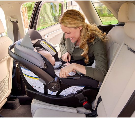 סלקל עם בסיס ClickTight דגם Willow S מבית Britax - צבע אפור כהה