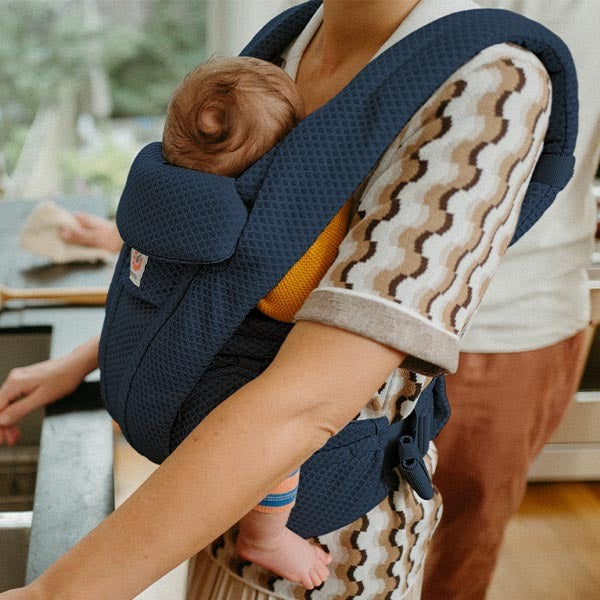 מנשא ergobaby Omni Deluxe רשת - רצועות מרופדות במיוחד