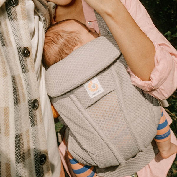 מנשא ergobaby Omni Deluxe רשת - רצועות מרופדות במיוחד