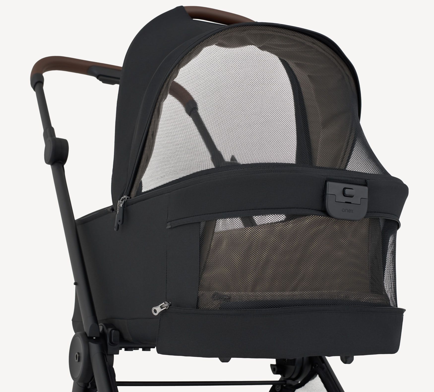 אמבטיה לטיולון anex Air-Q