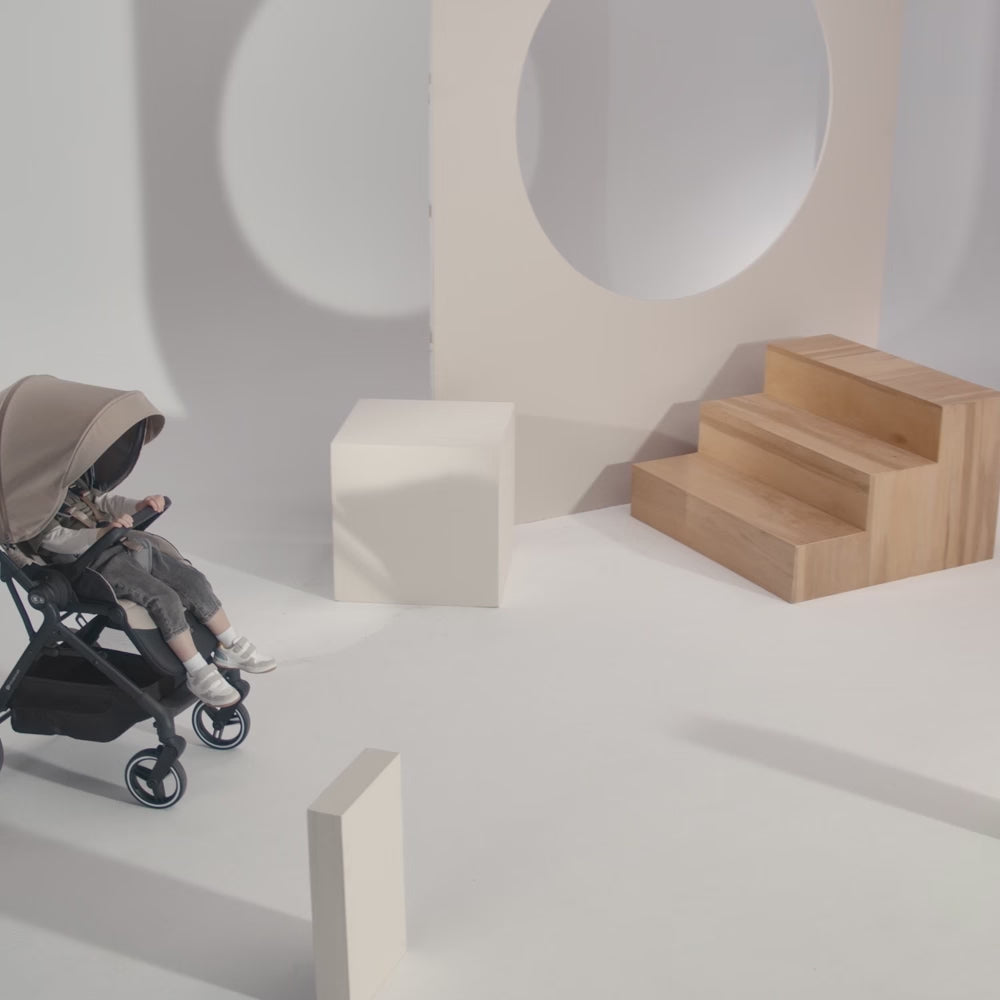טען וידאו: עגלה משולבת Kinderkraft Yoxi - מגיל לידה ועד 4 שנים